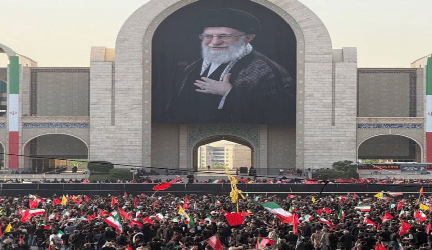 تشييع الامام الشهيد في إيران يتصدر التغطية الإعلامية العالمية