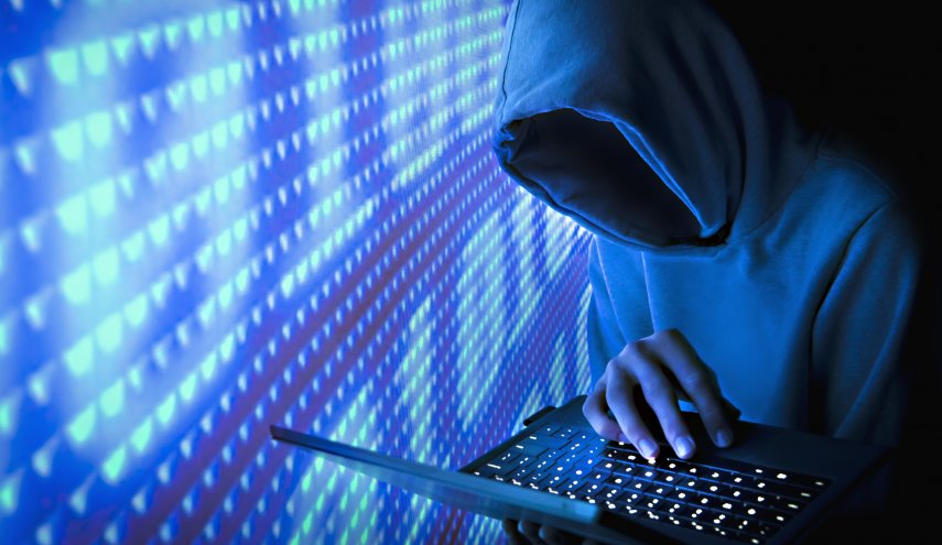 اختراق آلاف الحسابات الحكومية البريطانية وطرح بياناتها للبيع على 