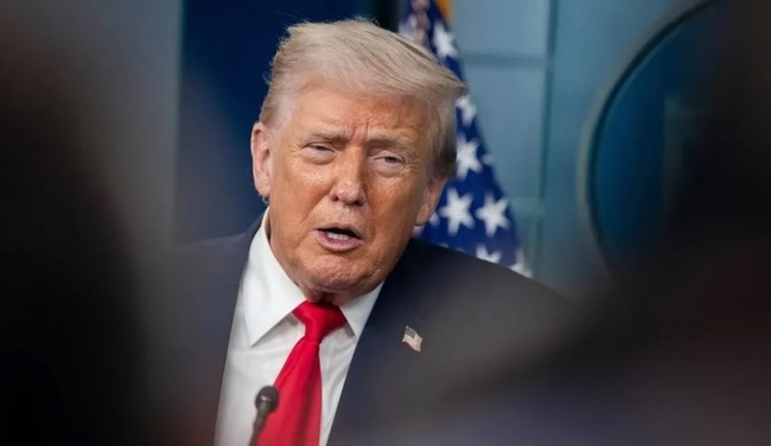 استطلاع: 60% من الأمريكيين يرون أن ترامب يستغل منصبه