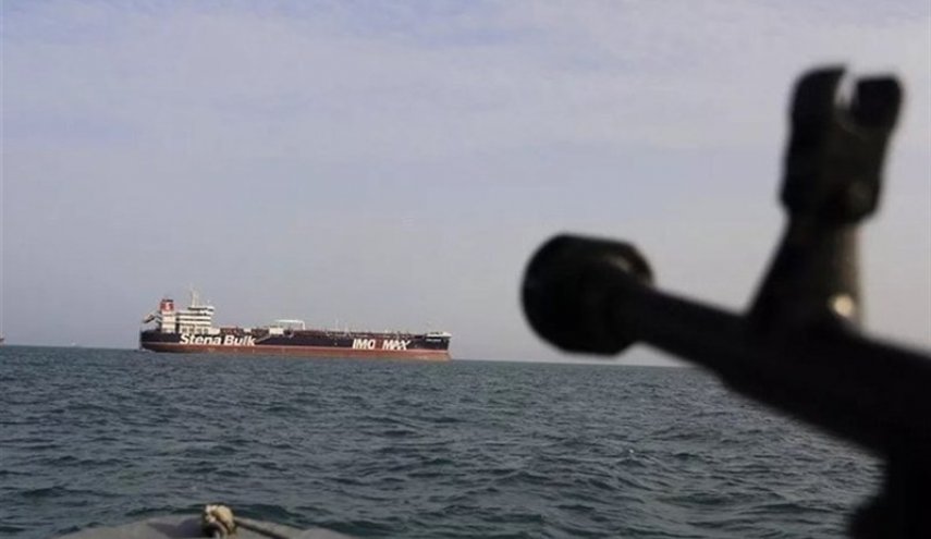 الحرس الثوري: استهداف سفينة مخالفة بإطلاق نار تحذيري في مضيق هرمز
