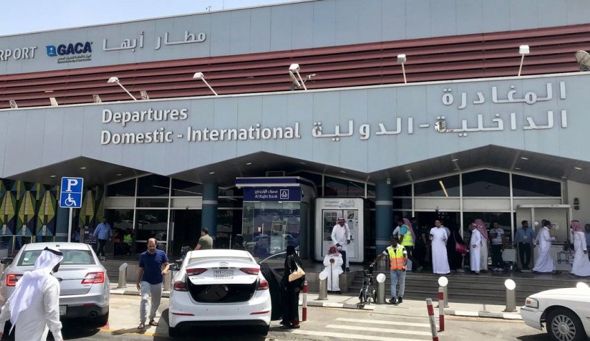 أنباء عن استهداف مطار أبها السعودي بصواريخ من اليمن وتعليق الرحلات