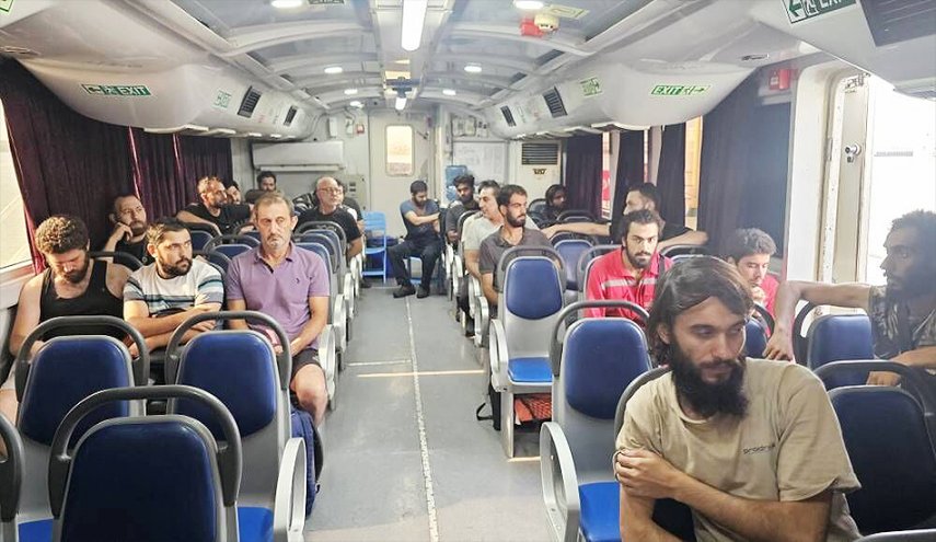 هيئة الموانئ تنقذ 23 بحاراً إثر اصطدام سفينتي شحن في الخليج الفارسي