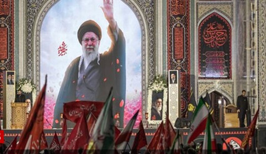 إقامة مراسم تأبين القائد الشهيد في مصلى طهران