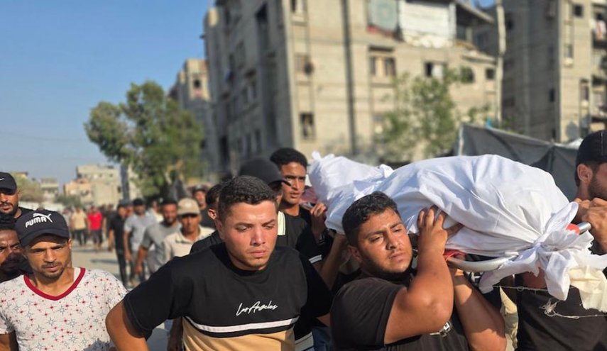 استشهاد فلسطيني وإصابة آخرين مع استمرار القصف 