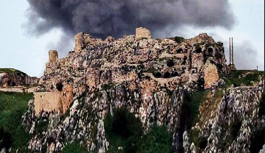 العدو يفجّر محيط قلعة الشقيف التاريخية وسط صمت لبناني ودولي مطبق 