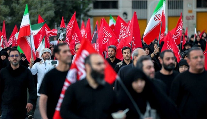 حشود مليونية تحيي أربعينية الإمام الحسين (ع) في مختلف أنحاء إيران