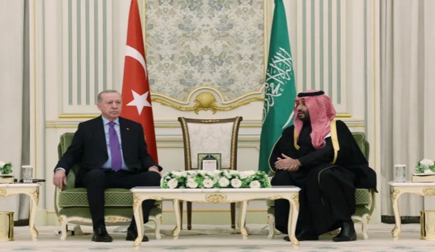 توقيع اتفاقية دفاع مشترك بين السعودية وباكستان وتركيا