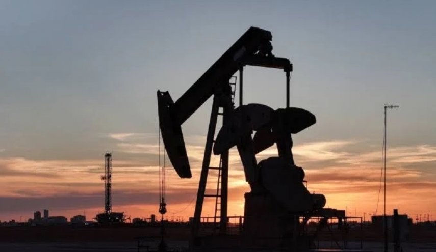 العقود الآجلة لخامي برنت والأميركي ترتفع بنسبة 5%
