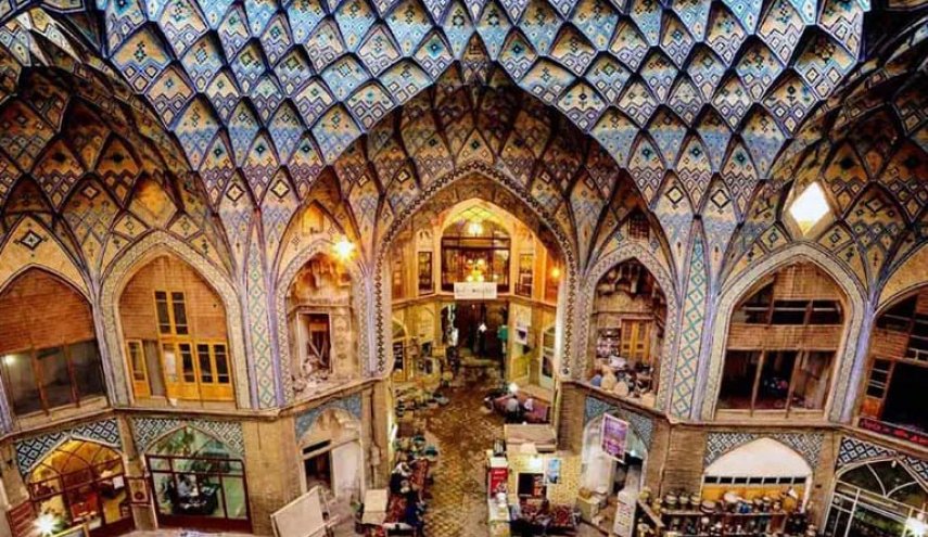 أصفهان جوهرة إيران التاريخية.. مدينة تجمع بين سحر العمارة وأصالة الفن