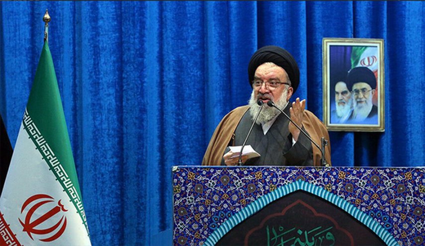خطيب جمعة طهران: ترامب لا يفهم إلا لغة القوة وحكومته متخلفة