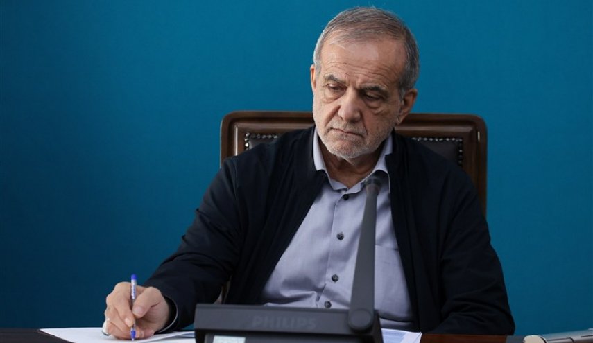 بزشكيان لمودي: إيران عازمة على تعزيز العلاقات الشاملة مع الهند