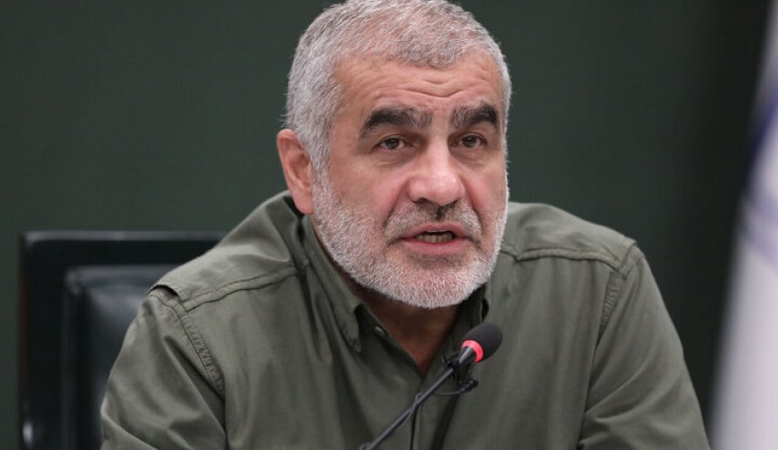 نیکزاد: باز یا بسته بودن تنگه هرمز را قیمت سوخت در آمریکا تعیین می‌کند