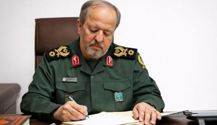 سرپرست وزارت دفاع: فاصله شما با ما را موشک‌های ما تعیین می‌کنند