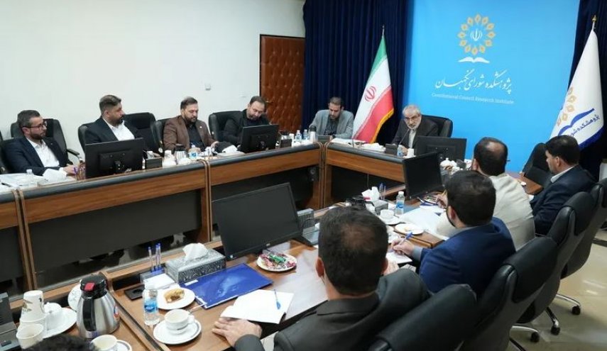 جمهوری اسلامی، نظام مبتنی بر پایه‌های دینی و مشارکت مردم