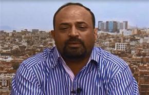 آكاديمي يمني يؤكد أن الرئيس هادي لايمسك بزمام الامور
