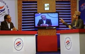 مذيع في نيبال يدخل غينيس بأطول برنامج حواري
