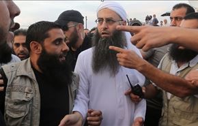احمد الاسیر، عروسک دولت قطر بود