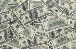 الدولار يتراجع عن أعلى مستوى في 3 سنوات