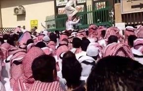 فیلم؛ صحنه های باورنکردنی در اداره گذرنامه ریاض