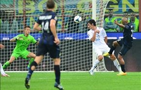 انتر ميلان يحسم القمة مع فيورنتينا 2-1