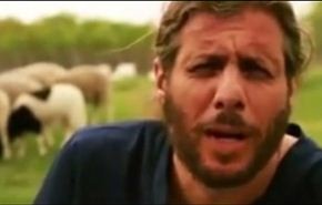 شاهد.. استسلام الاضحية لذكر 