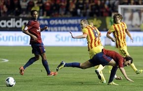 اوساسونا يفرمل برشلونة ويسدي خدمة لريال مدريد قبل الكلاسيكو