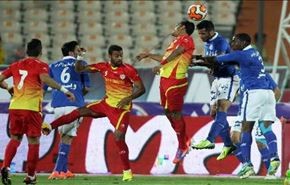 استقلال يحسم القمة أمام فولاذ خوستان 2-0