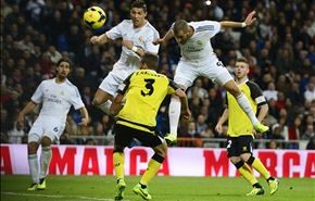 ريال مدريد يستعيد توازنه بمهرجان اهداف في مرمى اشبيلية وتحية عسكرية الى بلاتر من رونالدو صاحب هاتريك
