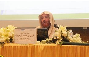 رجل دين سعودي يفتي بتحريم مراجعة النساء للاطباء دون محرم