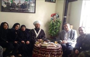 دیدار مفتی سوریه با خانواده چهار شهید سوری + عکس