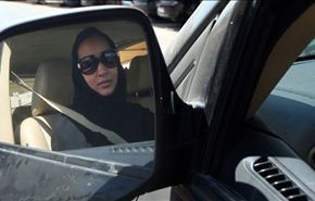 حملة لقيادة المرأة السيارة بالسعودية تزامناً مع زيارة أوباما
