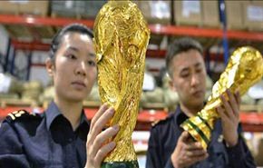 الصين تضبط 1000 نسخة مقلدة لكأس العالم