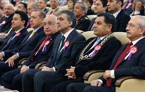 رئيس المحكمة الدستورية يهاجم اردوغان وحكومته بشدة
