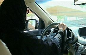 مردی که زنش را به‌خاطر رانندگی طلاق داد