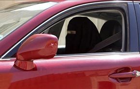 سعوديات يتعلمن ويستخرجن رخص القيادة في اميركا!