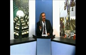 بالفيديو: مذيع أردني يخلع حذاءه على الهواء دفاعا عن غزة
