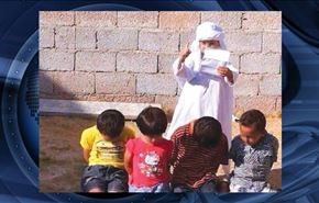 تقلید کودکان سعودی از جنایات داعش + عکس