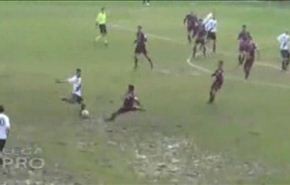 بالفيديو: أغرب هدف يمكن أن تشاهده في حياتك..