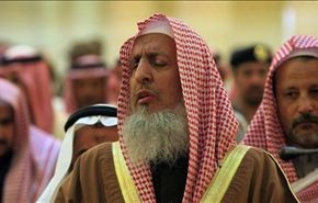 عبد العزيز بن باز ضد الكفار وعبدالعزيز آل الشيخ مع الكفار
