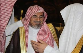 خطیب مکه: فرزندانمان به ما خیانت کردند
