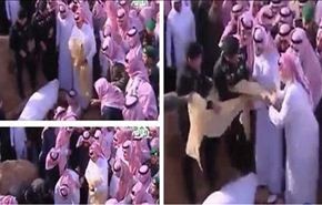 بالفيديو؛ متعب وحارس الملك يتنافسان للاحتفاظ بـ
