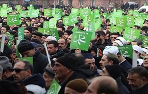 تركيا.. الآلاف يشاركون في مسيرة لاحترام النبي (ص)