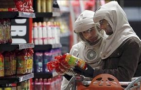 بالصور؛ توأمان لا يخرجان من المنزل إلا بأقنعة فضاء!
