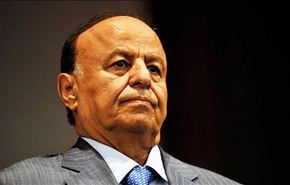 هادي يغادر الى عدن؛ والقوى السياسية تعلق مشاوراتها