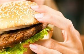 دراسة: تناول وجبات أكثر يعني وزنا أقل