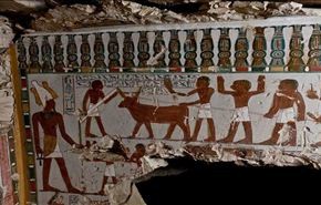 بالصور.. إكتشاف مقبرتين فرعونيتين بجداريات ذات ألوان مذهلة