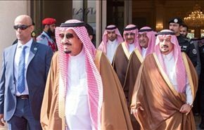 لماذا غادر ملك السعودية القمة العربية فجأة؟