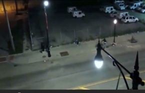 شاهد مطاردة بين عصابات بالألعاب النارية