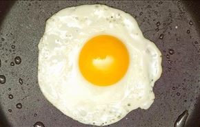 پختن تخم مرغ در چند ثانیه با گرمای خورشید + فیلم