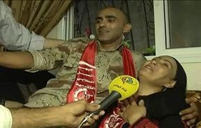 شاهد.. الفرحة على وجه أم الأسير الفلسطيني علي الصرافيتي